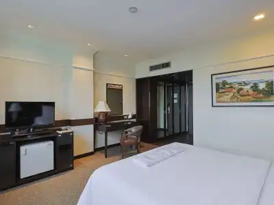 The Siam - 62