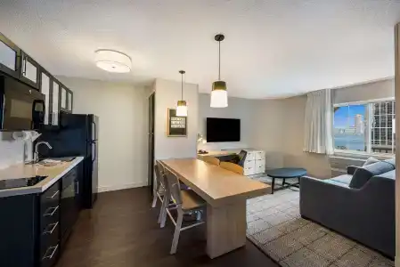 Sonesta Simply Suites Jersey City - 37