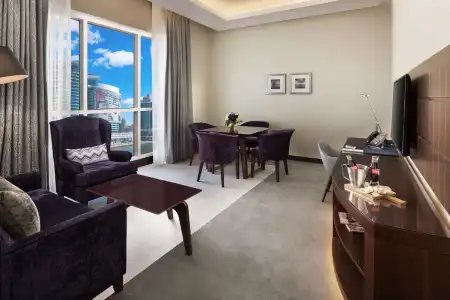 Radisson Blu, Dubai Waterfront - 77