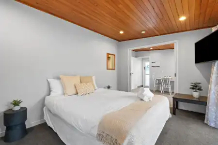 Christchurch Top 10 Holiday Park - 127