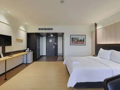 The Siam - 73
