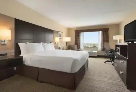DoubleTree by Hilton Wichita Airport - 30