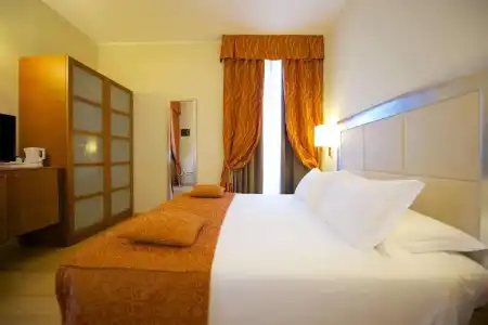 Best Western Crystal Palace - 14