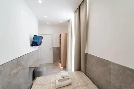 H. G. Boutique Toledo Napoli Centro - 35