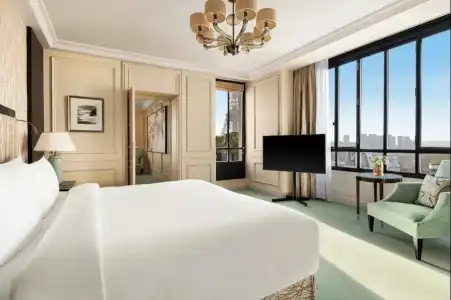Shangri-La Paris - 75