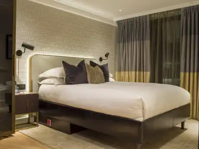The Guardsman and Residences - 62