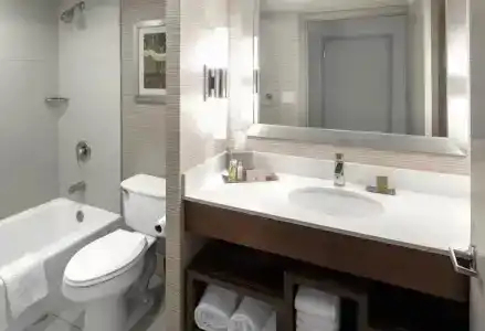 DoubleTree by Hilton Jacksonville Airport - 17