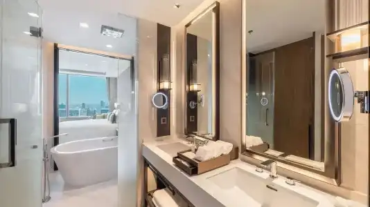 Eastin Grand Phayathai - 40