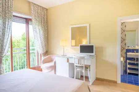 Regina Sorrento - 69