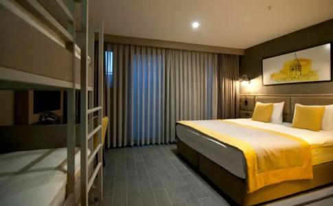 Seraglio & Suites - 55