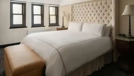 The Manhattan Club - 102