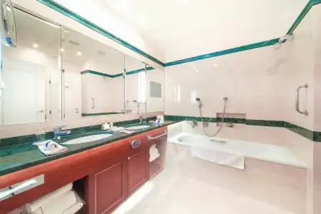 Carlsbad Plaza Medical Spa & Wellness - 60