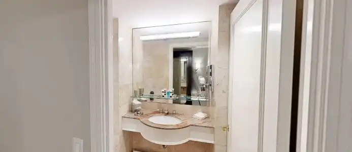 Omni Berkshire Place - 95