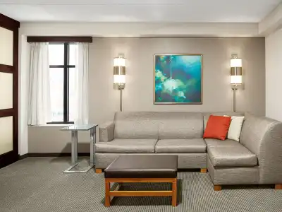 Hyatt Place Pittsburgh-North Shore - 38