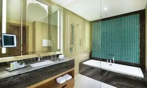 DoubleTree by Hilton Resort & Spa Marjan Island - 43