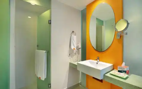 HARRIS & Residence Riverview Kuta Bali - 49