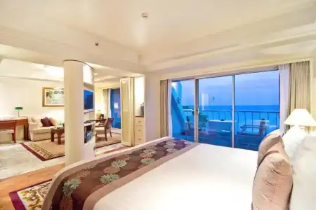 Royal Wing Suites & Spa Pattaya - 2