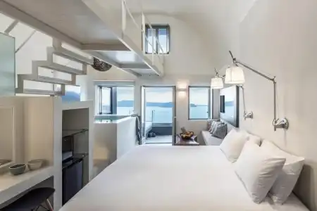 West East Suites - 99
