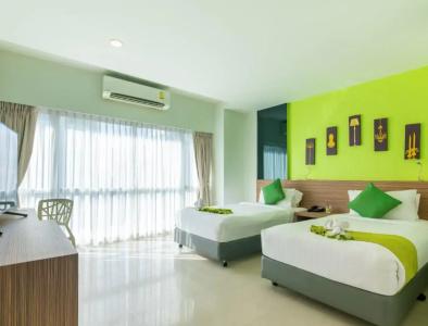 The Lantern Resorts Patong - 33