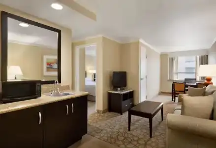 Embassy Suites Los Angeles - Glendale - 26
