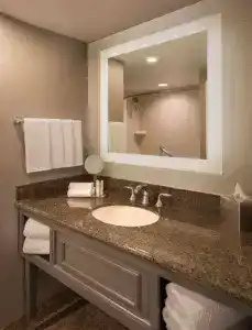 DoubleTree by Hilton - 18