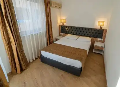 Kleopatra Celine - 59