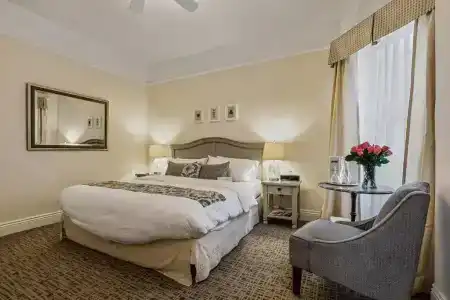 Parker Guest House - 23