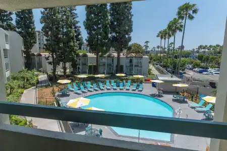 Howard Johnson by Wyndham Anaheim and Water Playground - 45