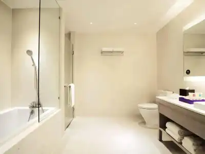 Hyatt Place Bangkok Sukhumvit 24 - 33