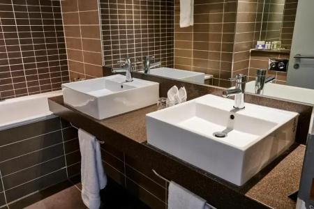 Crowne Plaza Manchester City Centre by IHG - 46