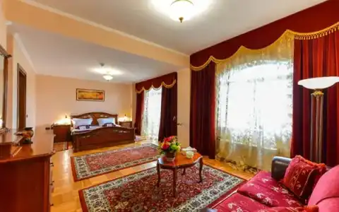 Phoenicia Grand - 68
