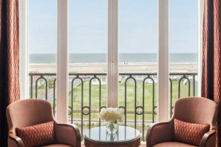 Hôtel Barrière Le Royal Deauville - 77