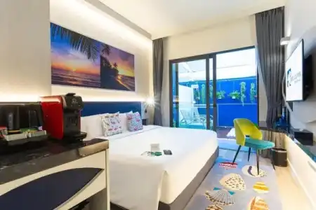 Clover Patong - 46