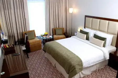 Samaya Deira - 57
