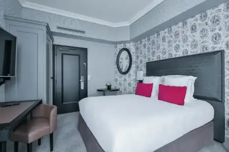 Maison Astor Paris, Curio Collection by Hilton - 3