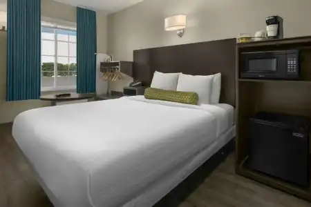 SureStay by Best Western San Diego Pacific Beach - 4