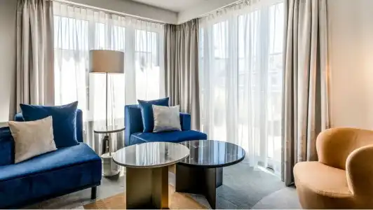 Neues Schloss Privat Zurich, Autograph Collection - 47