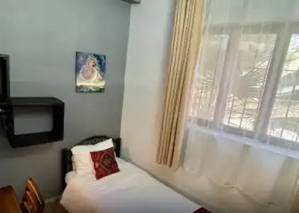 Sydney - 25