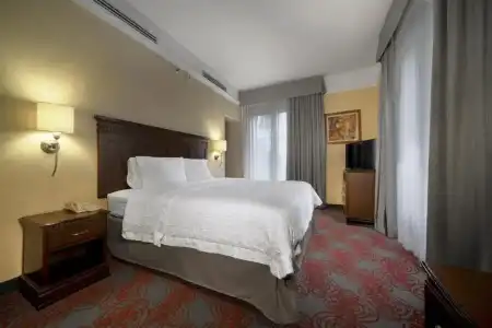 Hampton Inn & Suites by Hilton Mexico City - Centro Historico - 12