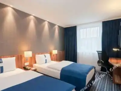 Holiday Inn Express London - ExCeL by IHG - 40