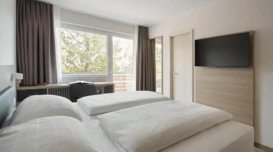 Scotty + Emily Ulm, Sure Collection by BW - 44