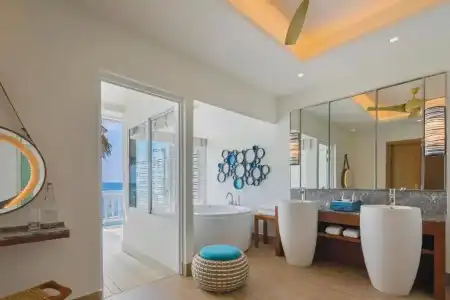 Centara Collection Machchafushi Island Resort & Spa Maldives - 9