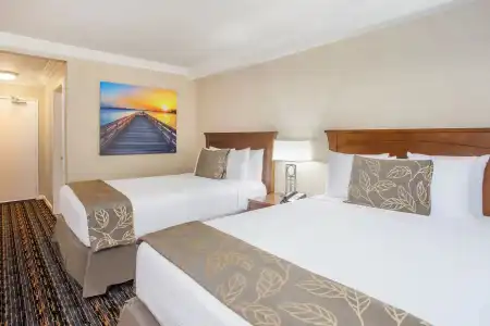 Days Inn by Wyndham San Diego Circle - 41