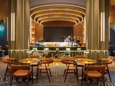 Novotel World Trade Centre Dubai - 14