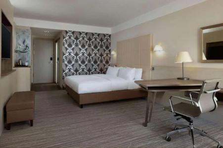 DoubleTree by Hilton Hannover Schweizerhof - 14