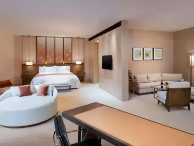 HUALUXE Shanghai Twelve at Hengshan by IHG - 59