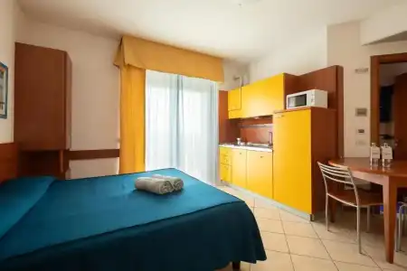 ApartSheila - 50