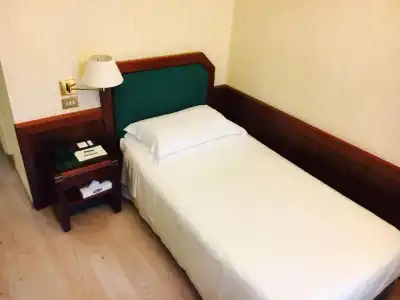 Astoria, Sure Collection by Best Western - 11
