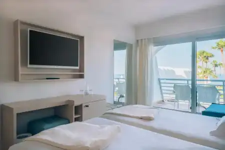 Iberostar Waves Royal Andalus - 48