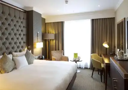 DoubleTree by Hilton London Victoria - 4